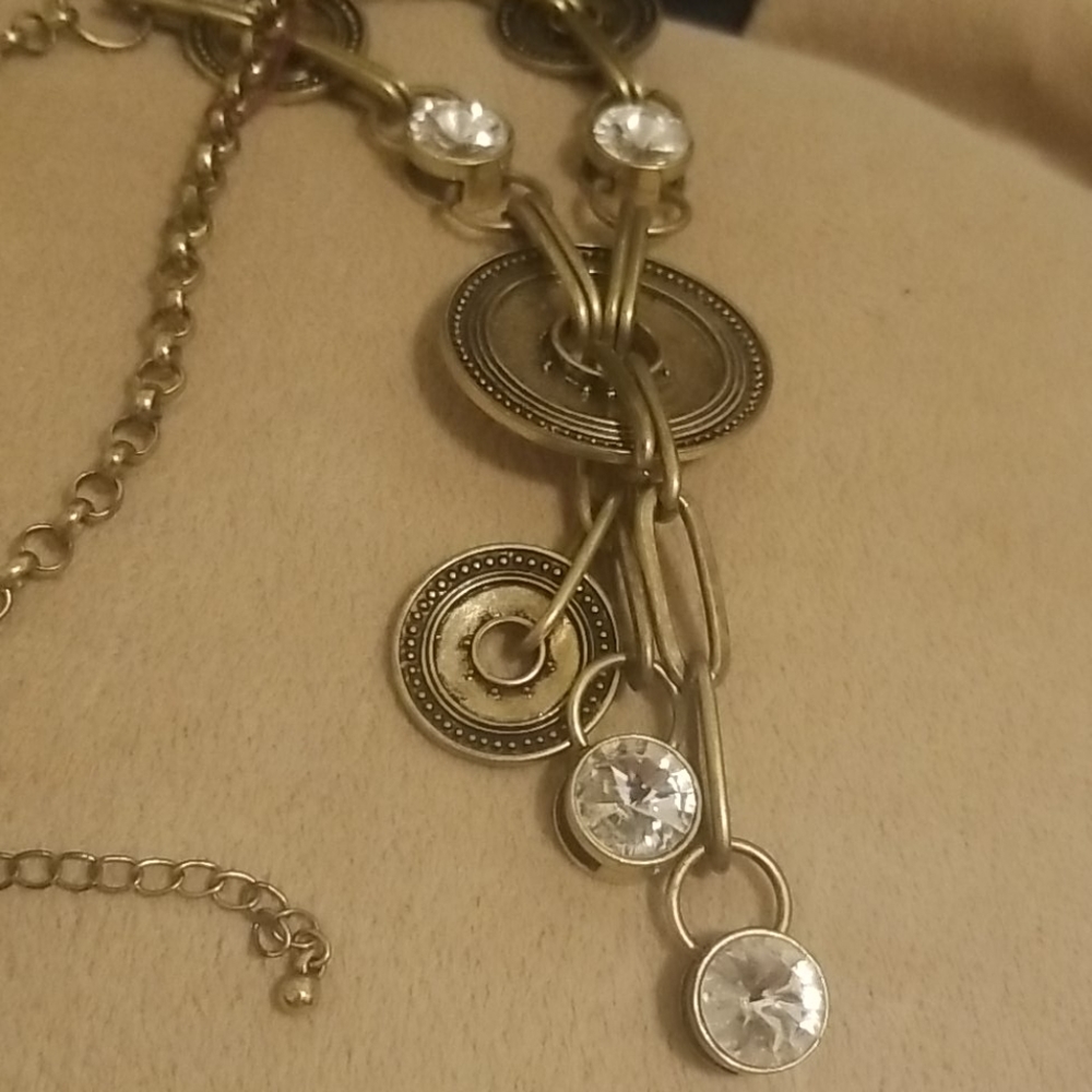Gold tone unique necklace PM 898